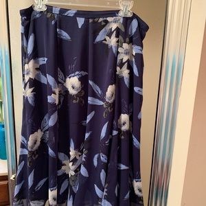 Ladies Skirt Blue & White Floral Size 14
